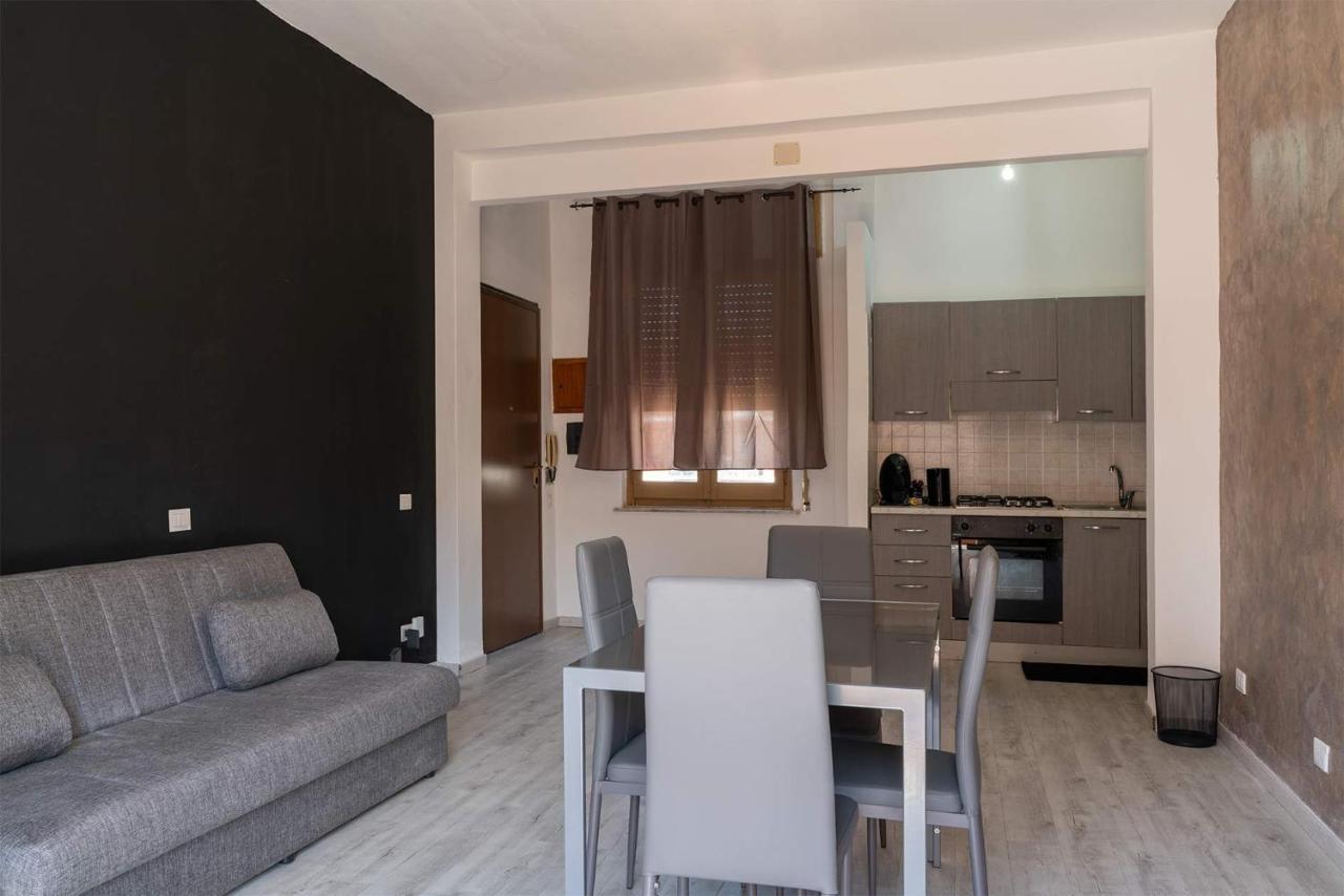Monfalcone City Room Rental Apartment Cagliari Bagian luar foto