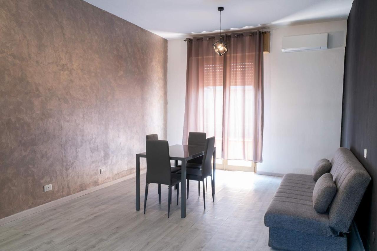 Monfalcone City Room Rental Apartment Cagliari Bagian luar foto