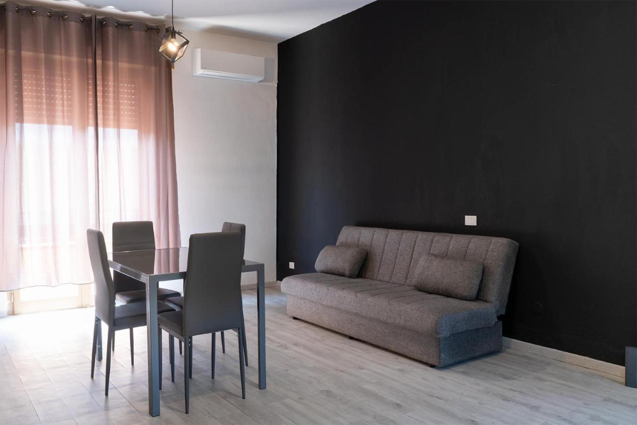 Monfalcone City Room Rental Apartment Cagliari Bagian luar foto