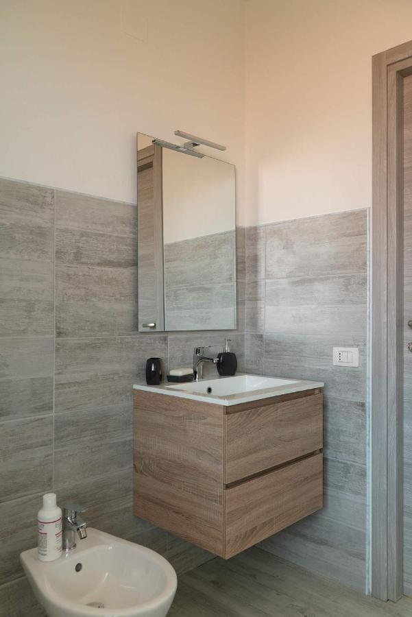 Monfalcone City Room Rental Apartment Cagliari Bagian luar foto